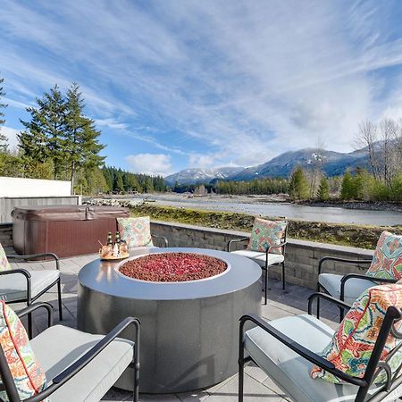 פקווד Riverfront Home With Deck, Near Mount Rainier! מראה חיצוני תמונה