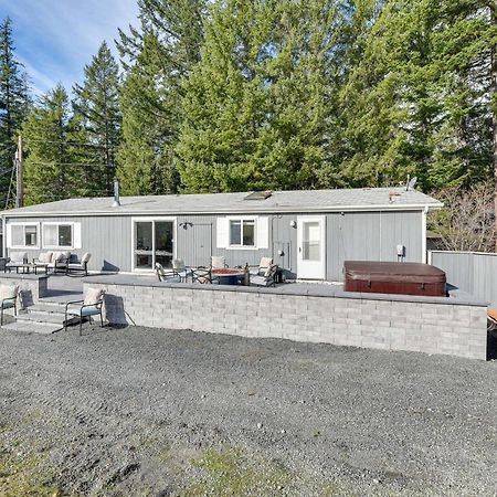 פקווד Riverfront Home With Deck, Near Mount Rainier! מראה חיצוני תמונה