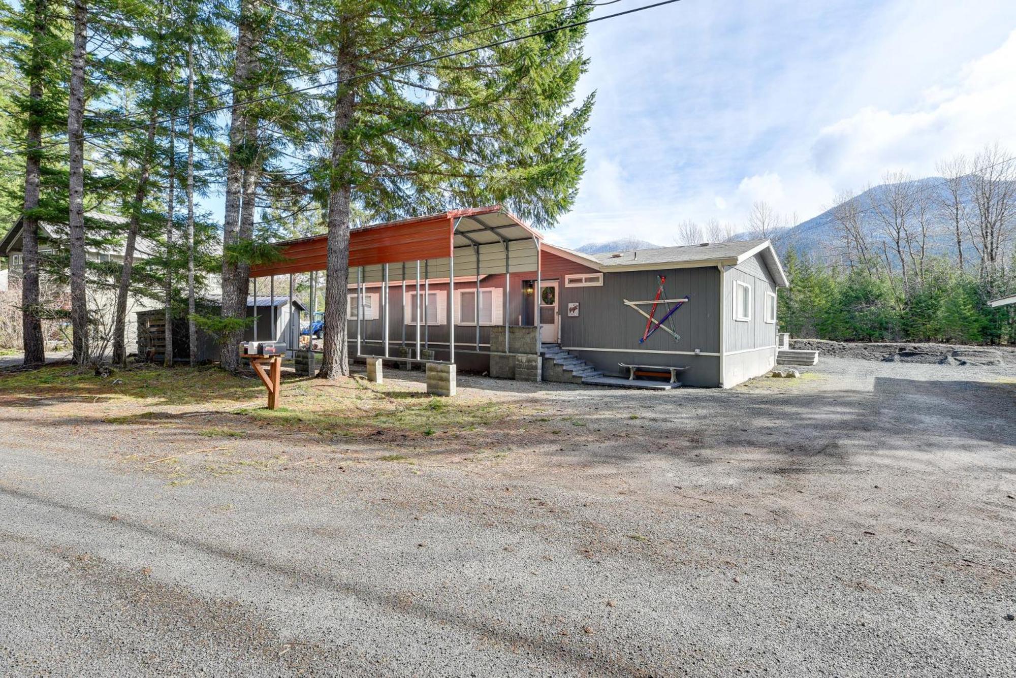 פקווד Riverfront Home With Deck, Near Mount Rainier! מראה חיצוני תמונה